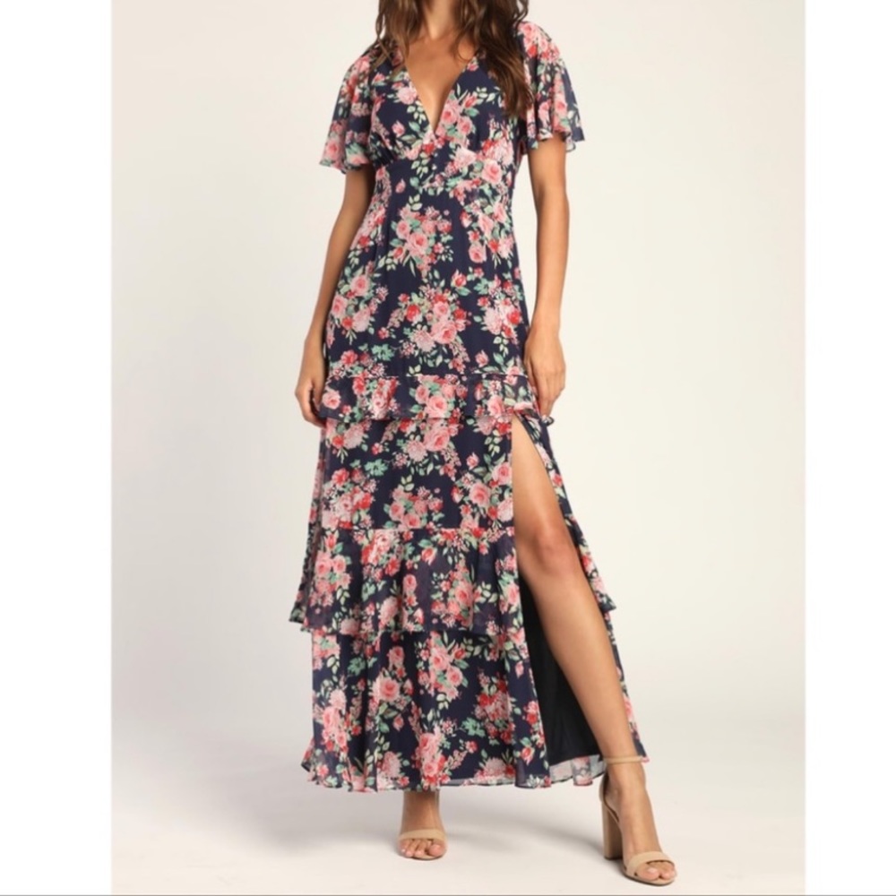 NWOT Lulus Fantastic Florals Navy Floral Print Tiered Maxi Dress Small